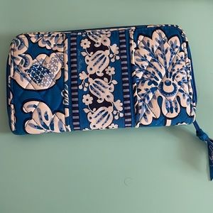 Vera Bradley wallet zipper large wallet